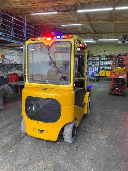 3 Tonluk Trıpleks Elektrikli Hangcha Kiralık Forklift Yeni Akülü