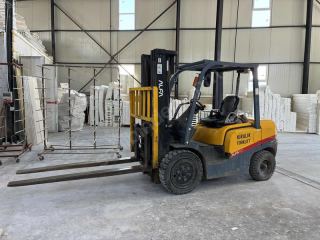 Kiralık 3 Ton Operatör Ile 4.80 Kaldırma Yüksekliği
