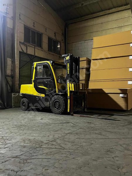Her tonajda dizel ve akülü kiralık Forklift